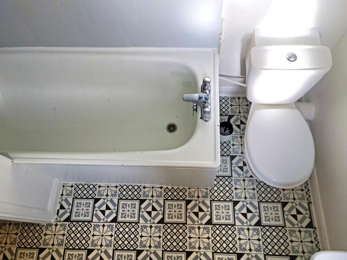Elegant 1-Bedroom Apartment In Camden Town Лондон Екстериор снимка