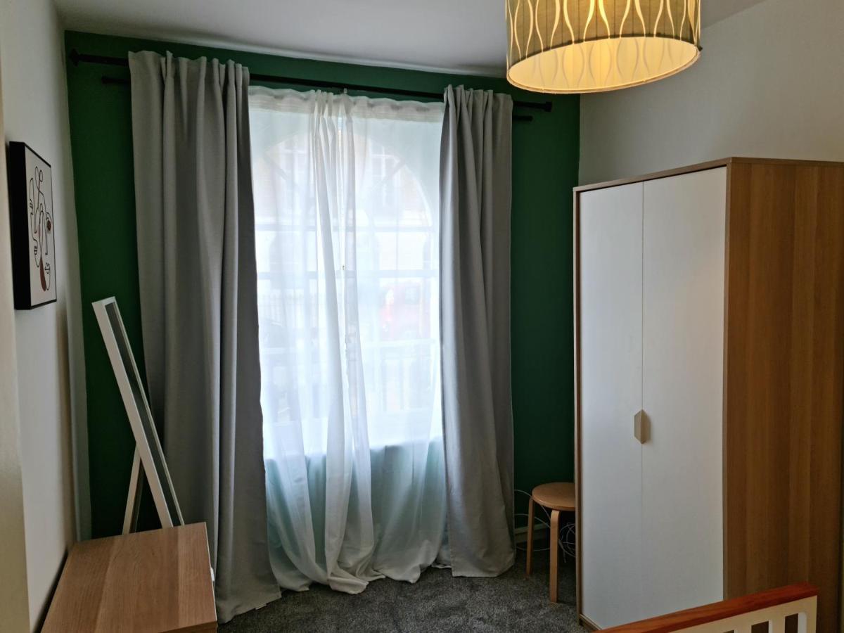 Elegant 1-Bedroom Apartment In Camden Town Лондон Екстериор снимка
